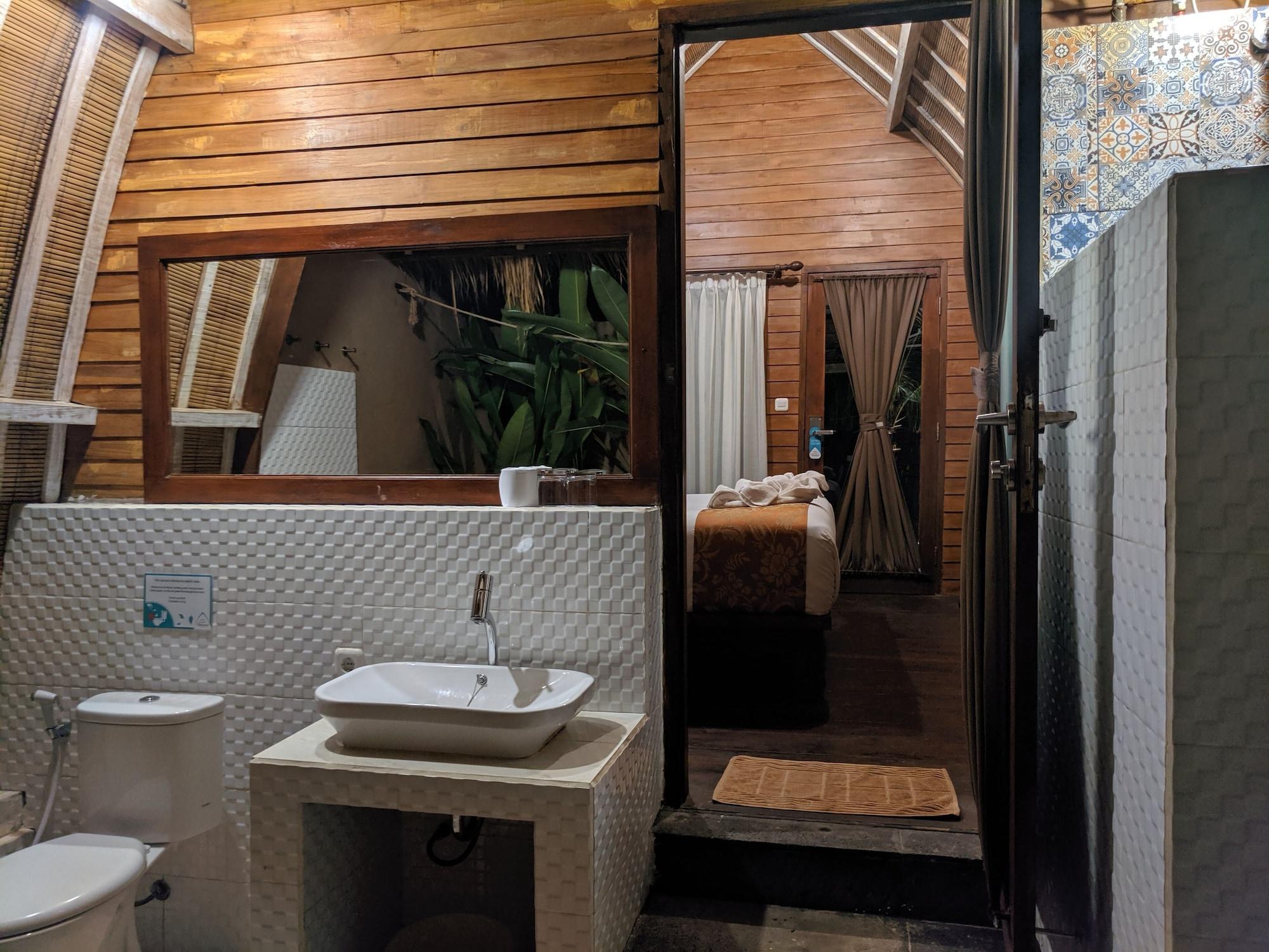 Paradesa Villa Джили Трауанган Екстериор снимка