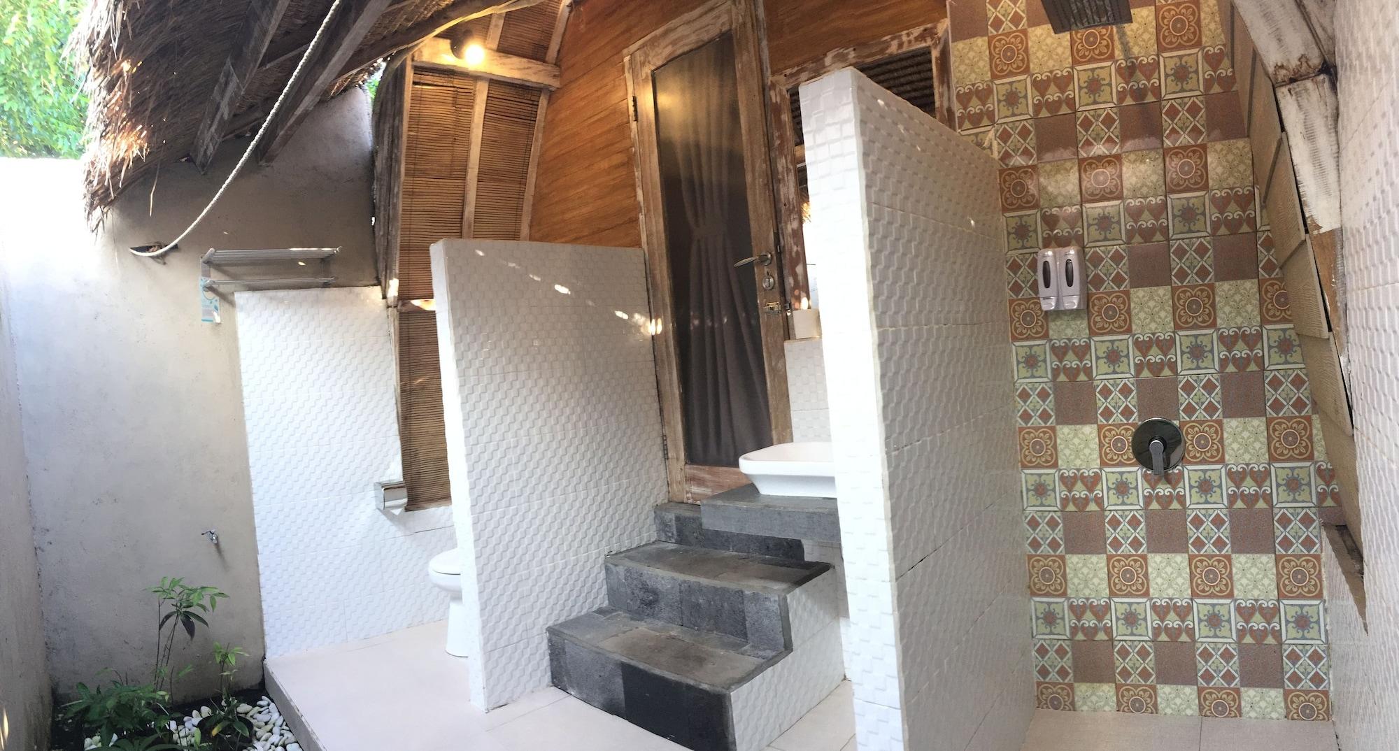 Paradesa Villa Джили Трауанган Екстериор снимка