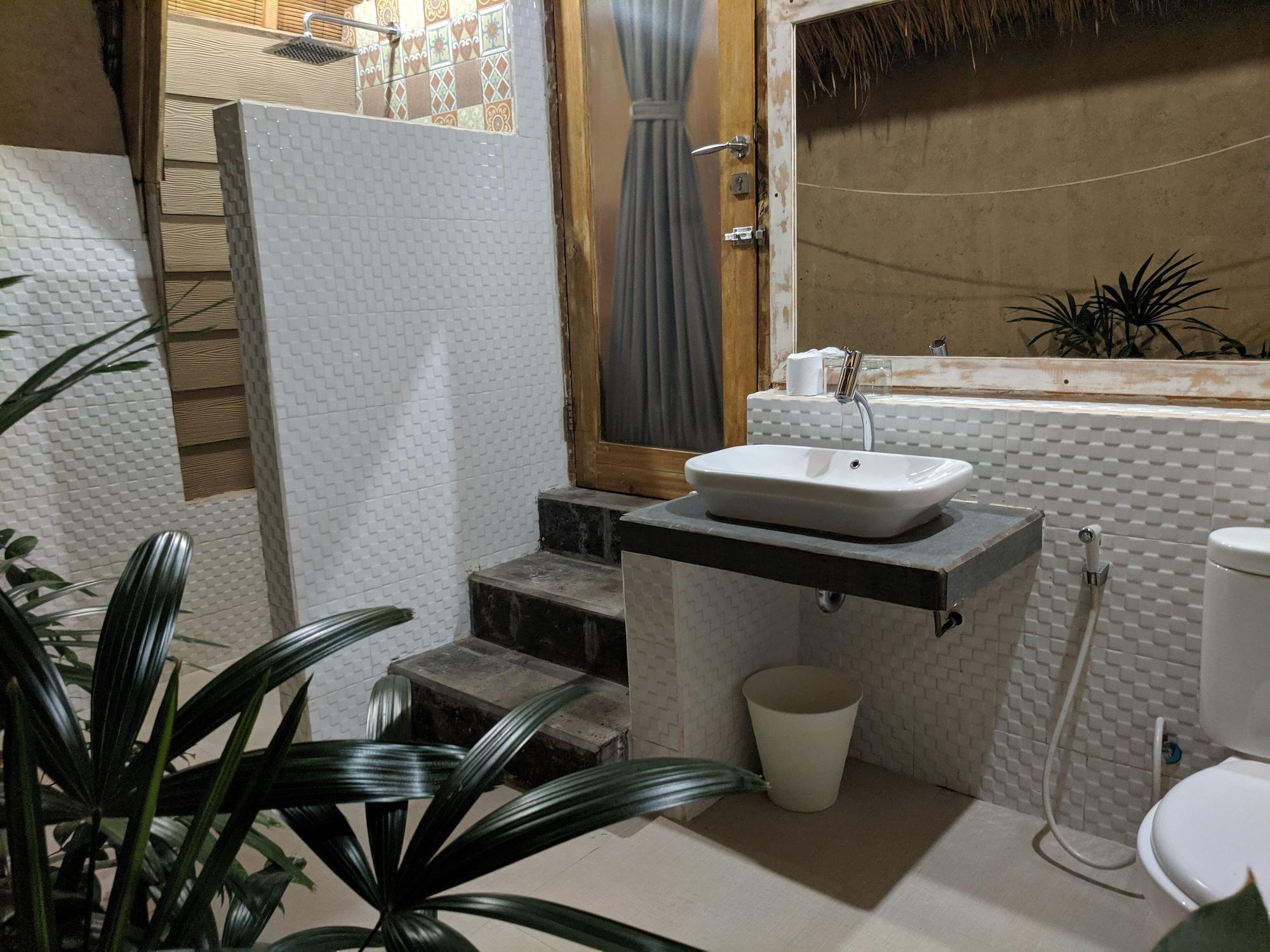 Paradesa Villa Джили Трауанган Екстериор снимка